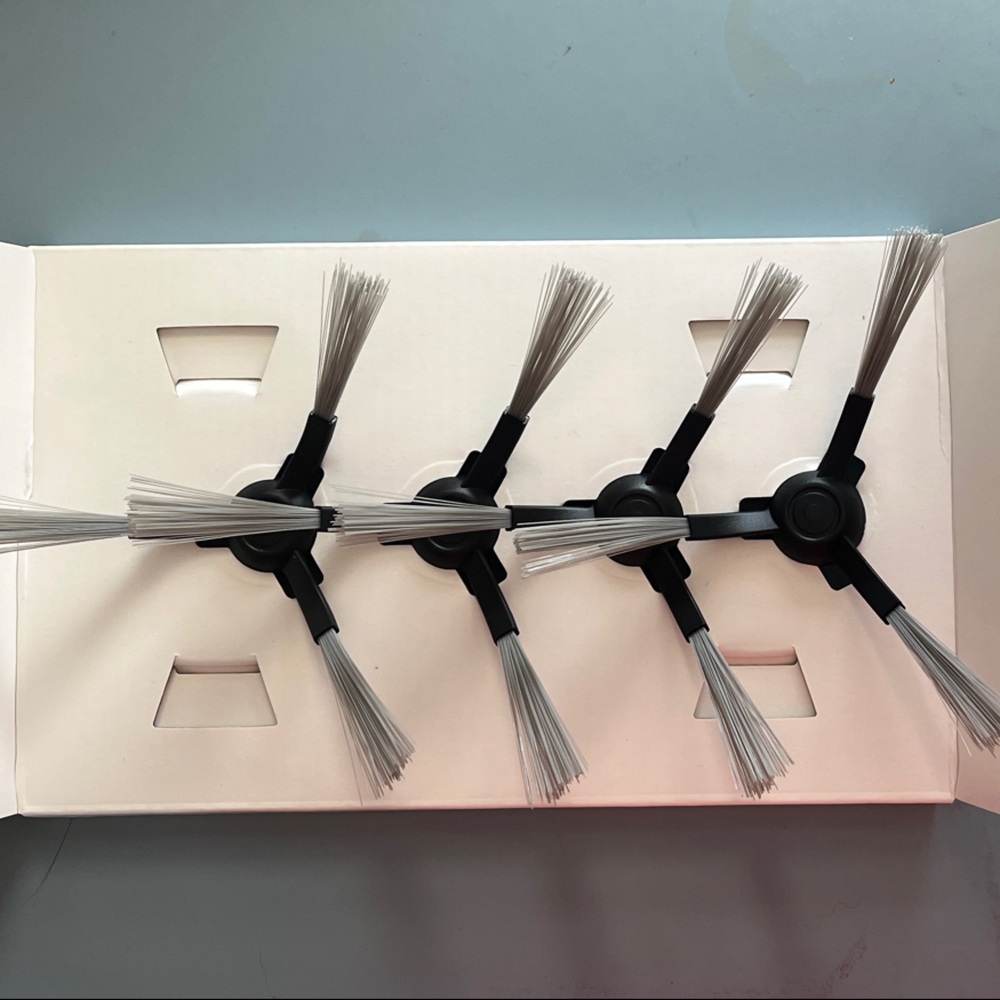 NEW WYZE Robot Vacuum Replacement Parts: 4 Edge Brushes